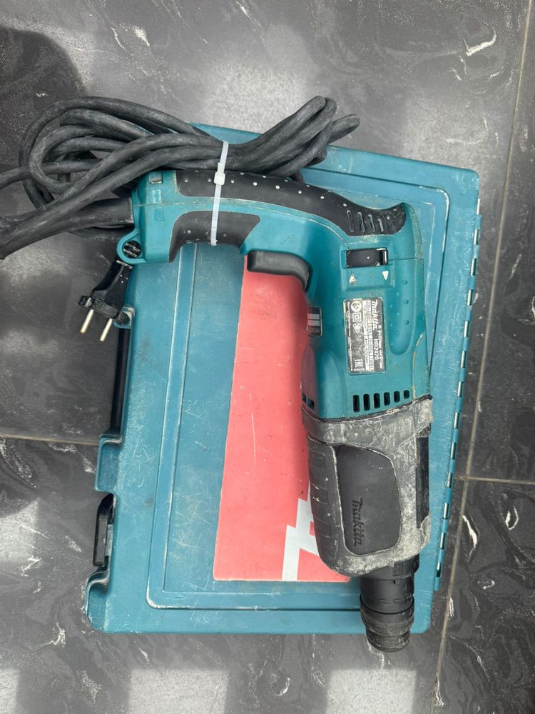 Перфоратор Makita HR 2470