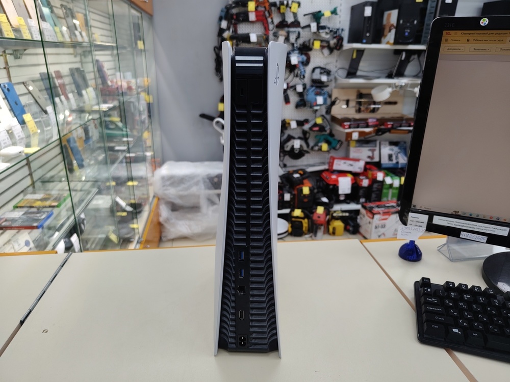 Игровая приставка PlayStation 5 825Gb (С дисководом)