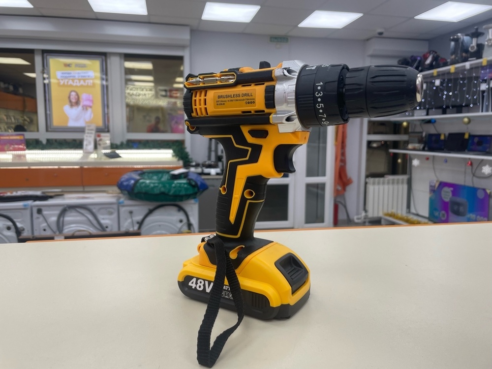 Шуруповерт Dewalt NoName