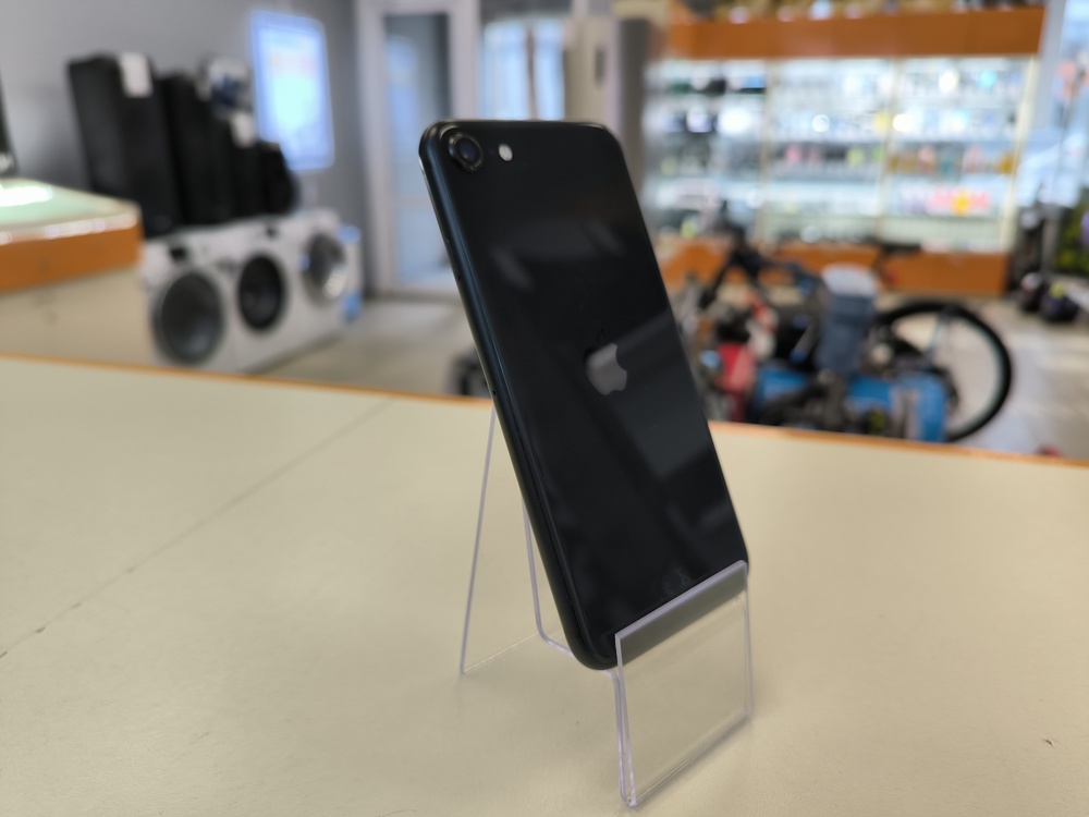 Смартфон Apple iPhone SE 2020 64Gb