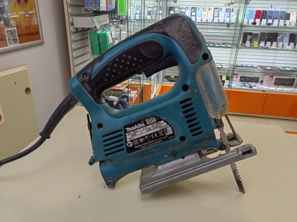 Лобзик Makita 4329