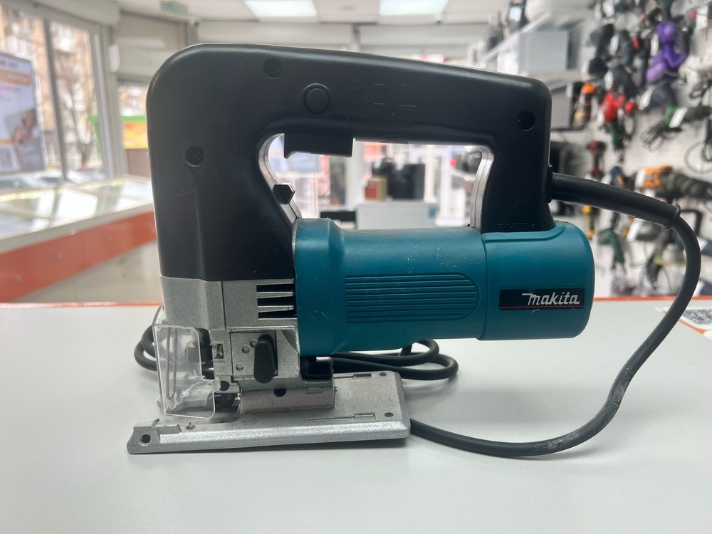 Лобзик Makita 4304
