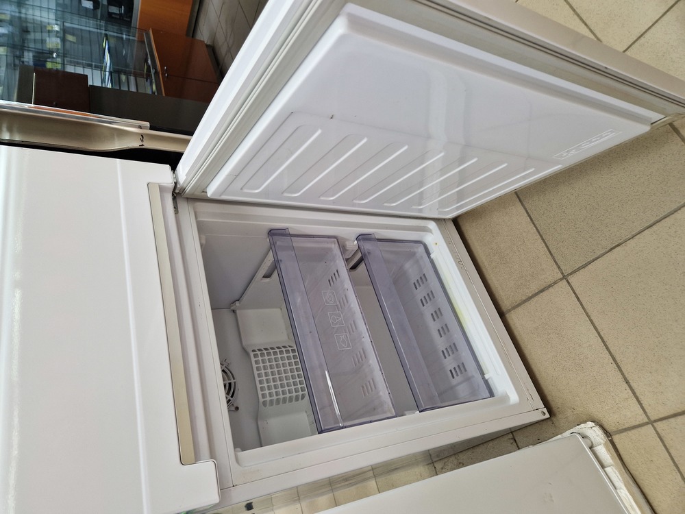 Холодильник Beko RCNK310KC0W