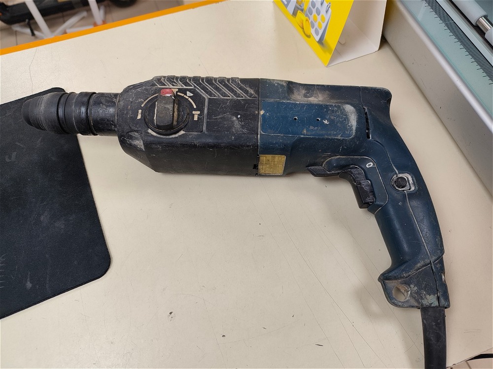 Перфоратор Bosch D-70745