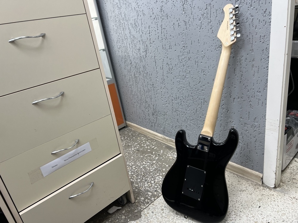 Гитара электро Rockdale ST PACK BK