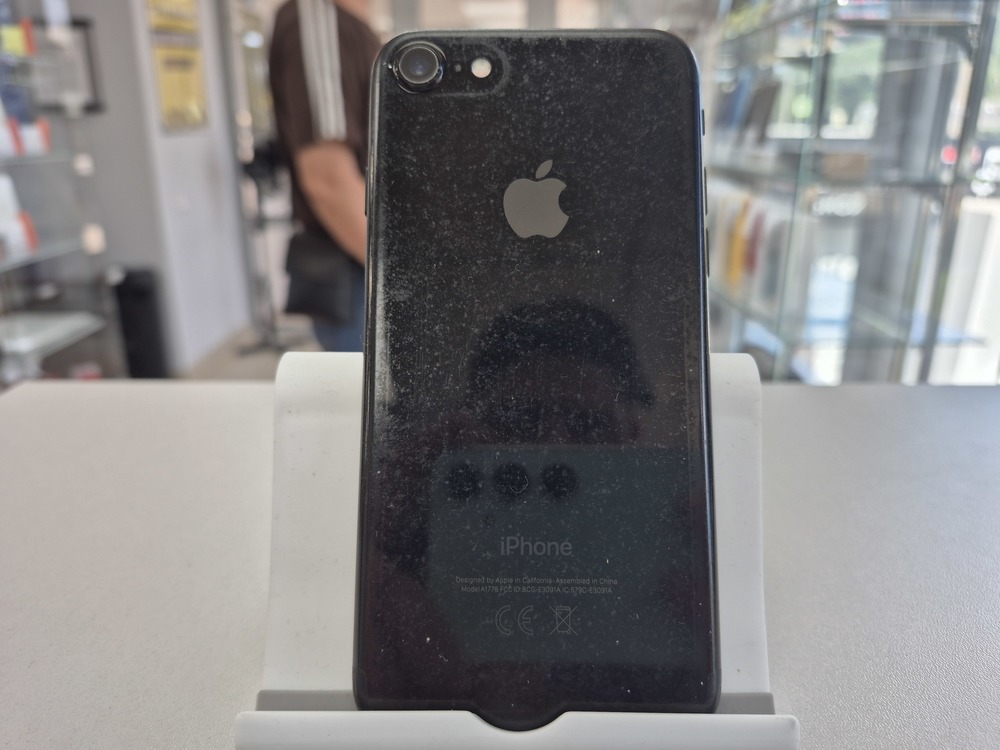 Смартфон Apple iPhone 7 32Gb