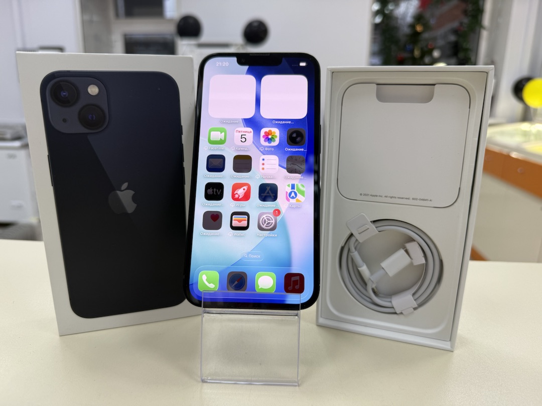Смартфон Apple iPhone 13 256Gb
