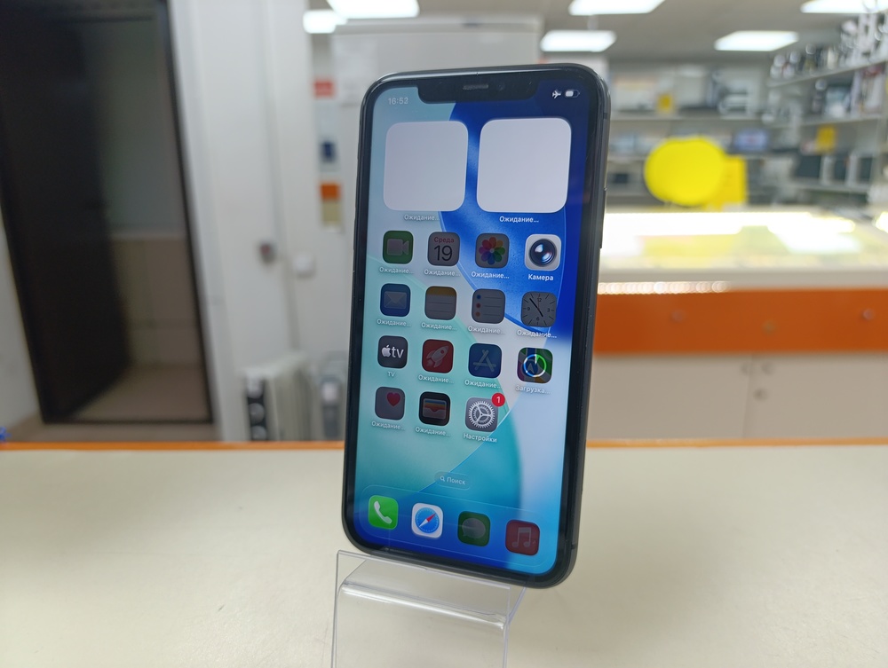 Смартфон Apple iPhone 11 64Gb
