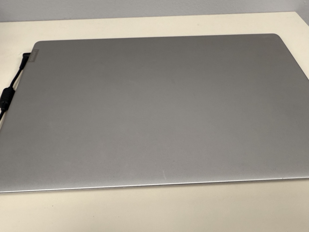 Ноутбук Lenovo; Ryzen 5 2500U, Radeon Vega 8, 4 Гб, 240 Гб, Нет