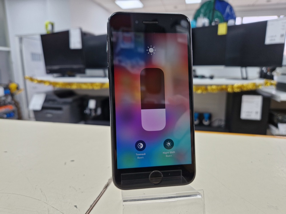 Смартфон Apple iPhone SE 2020 64Gb