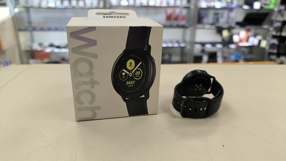 Смарт-часы Samsung Galaxy Watch Active