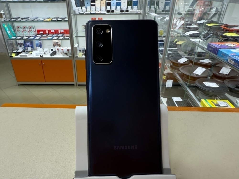 Смартфон Samsung Galaxy S20 FE 6/128