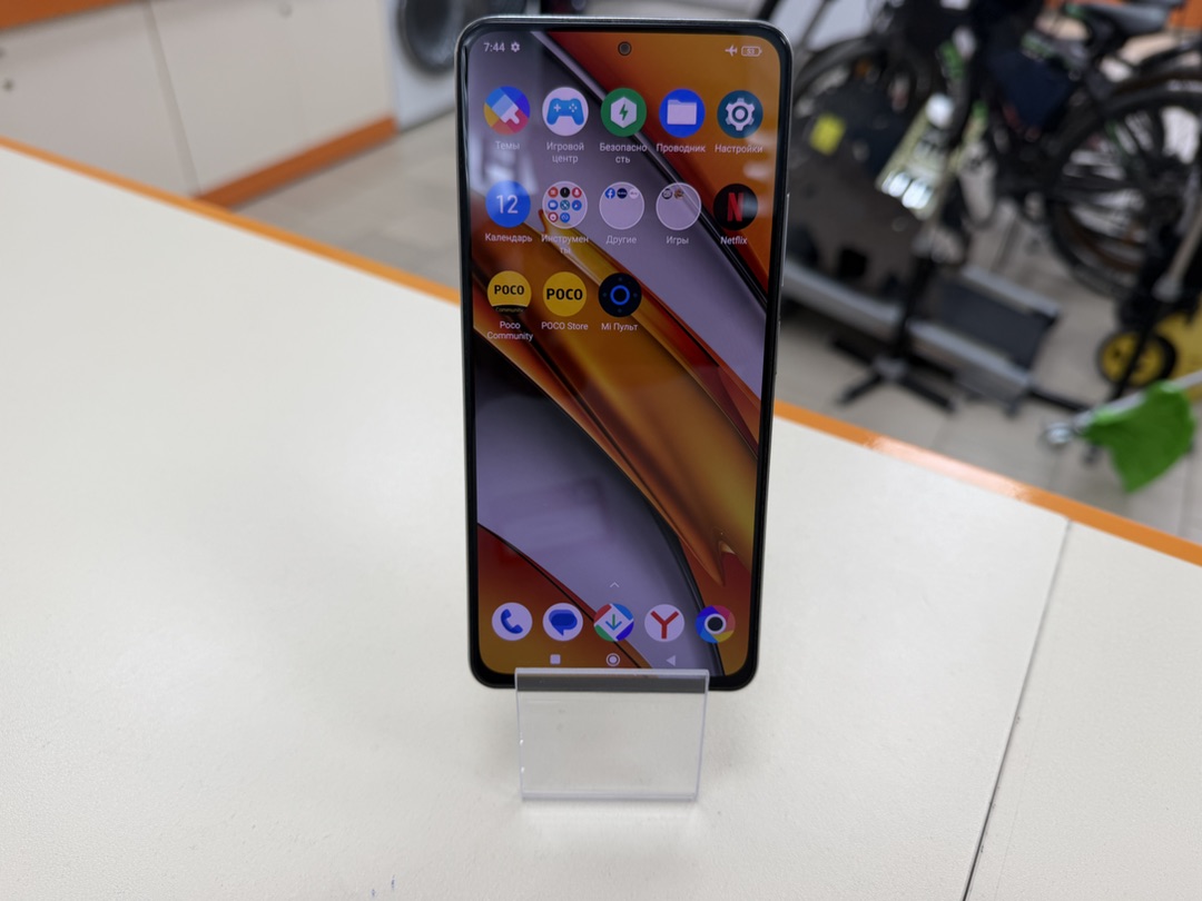 Смартфон Xiaomi Poco F3 8/256