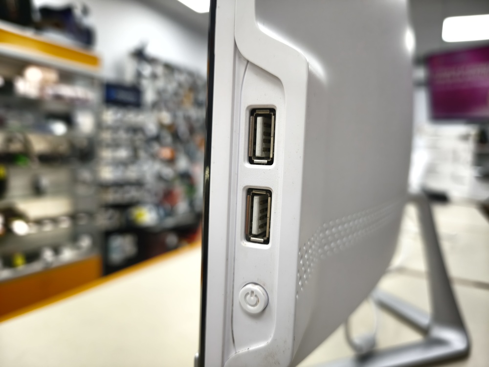 Моноблок Sony; Core i5-4460, Intel UHD Graphics, 16 Гб, 1 Tb, Нет