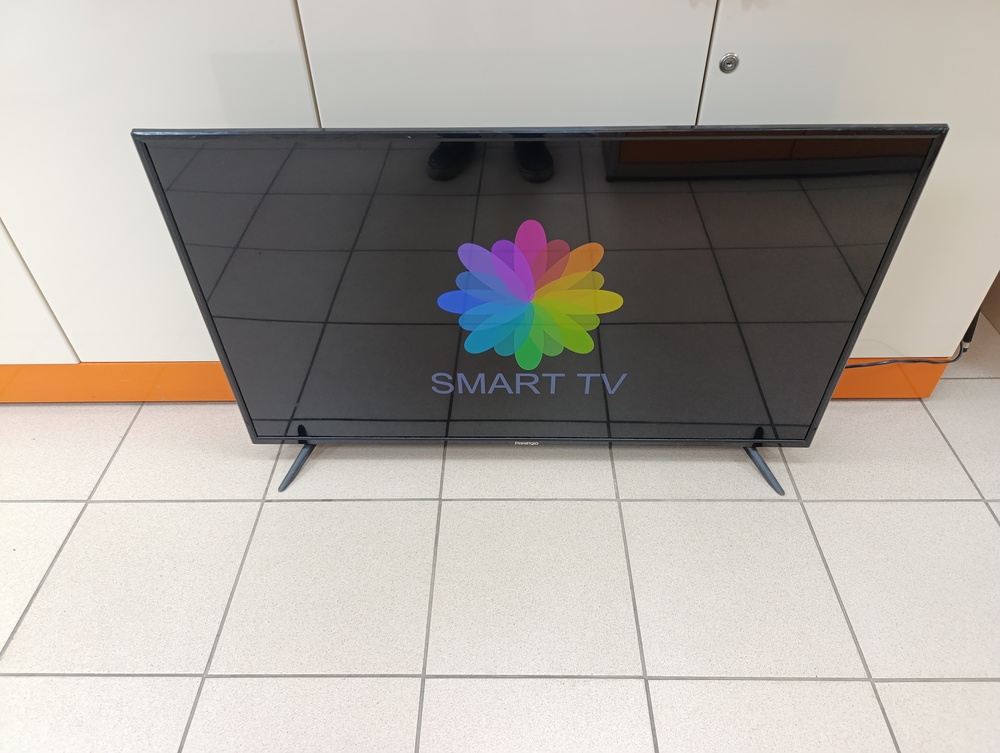 LED Телевизор Prestigio PTV43SS06Y