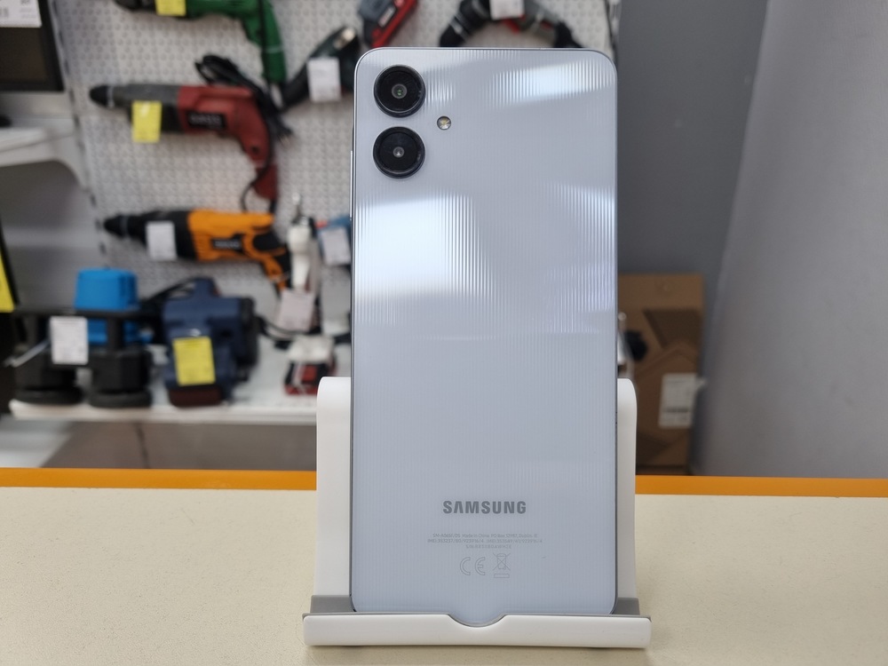 Смартфон Samsung Galaxy A06 4/64