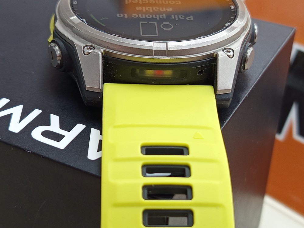 Смарт-часы Garmin Fenix 8 51 мм AMOLED Sapphire Titanium