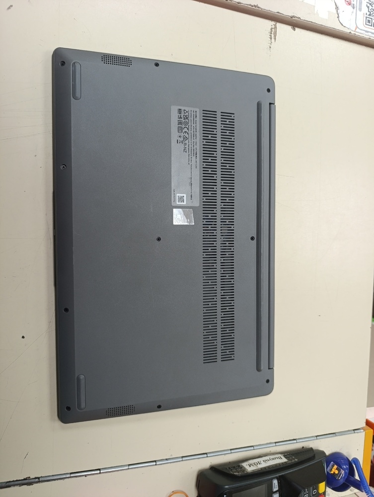 Ноутбук Lenovo; Celeron N4020,  Intel(R) Graphics, 6 Гб, 240 Гб, Нет