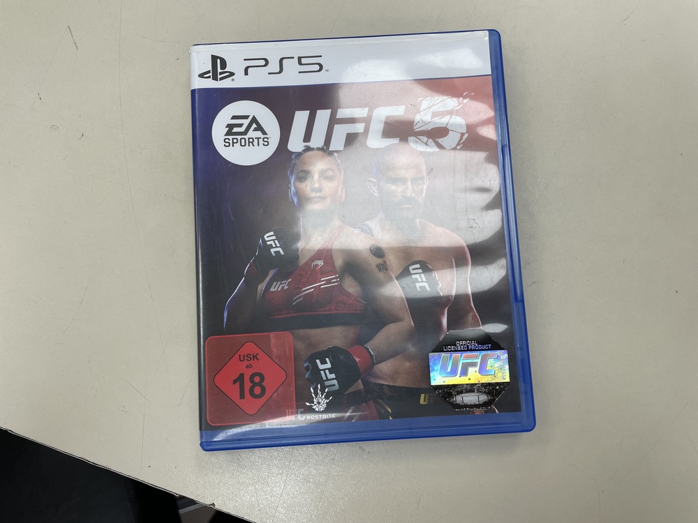 Игра Playstation 5 UFC5