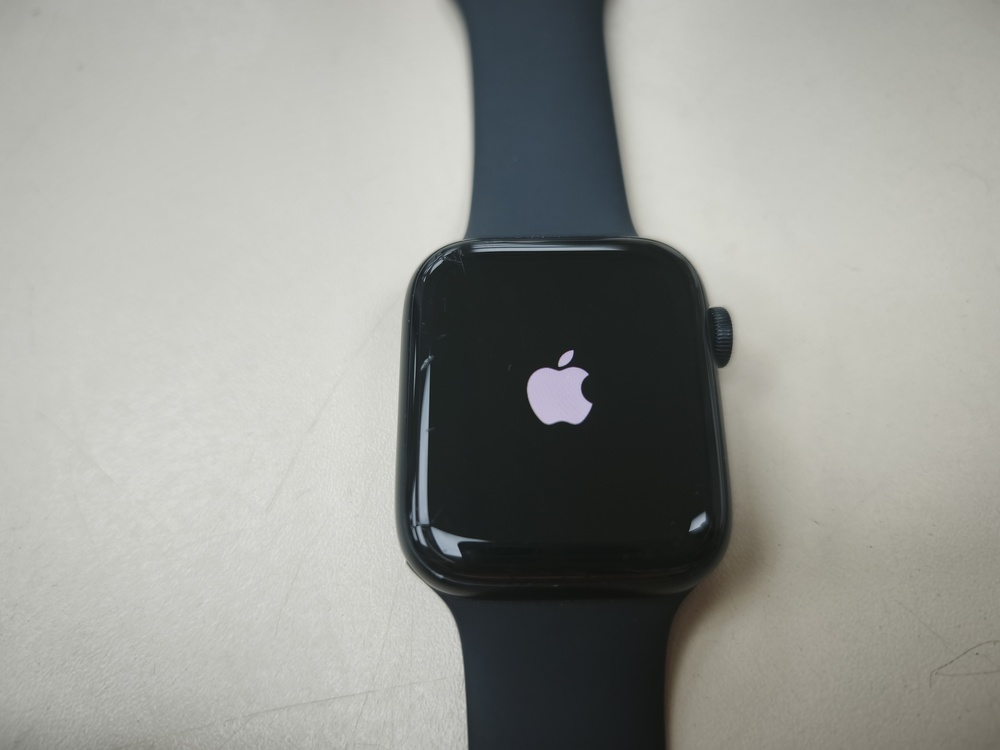 Смарт-часы Apple Watch SE 2022 44mm