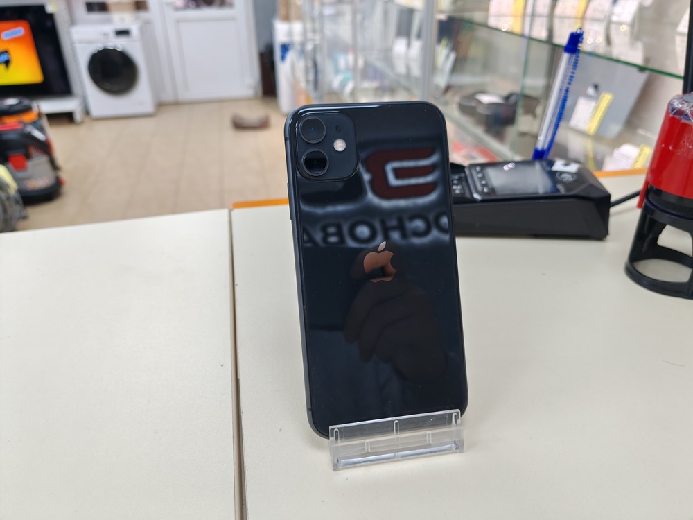 Смартфон Apple iPhone 11 64Gb