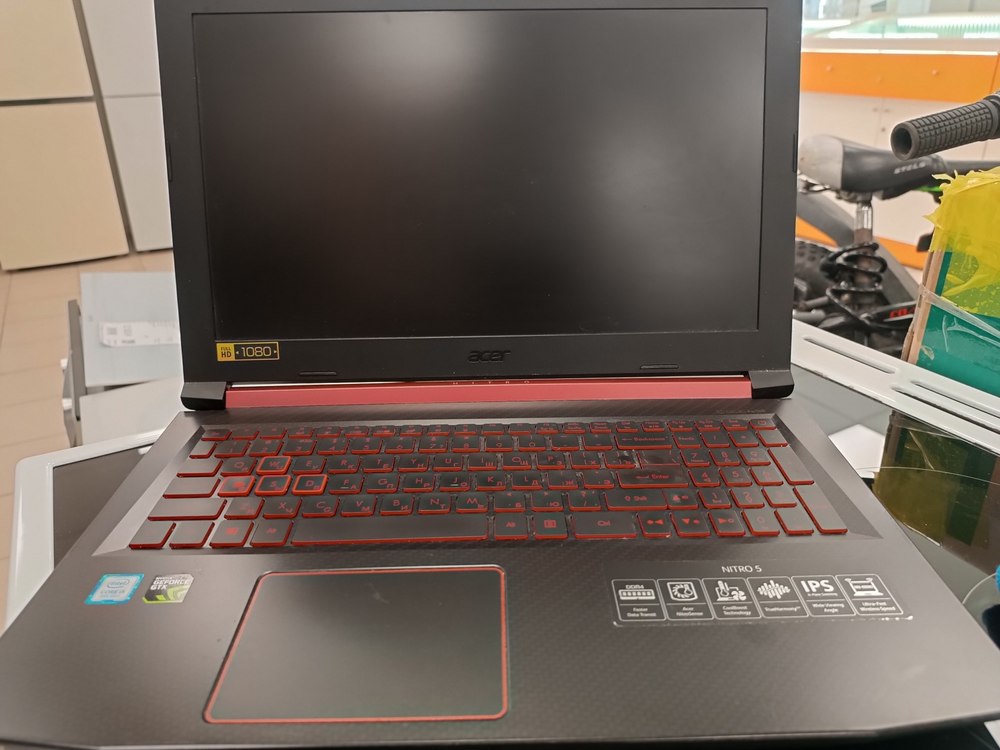 Ноутбук Acer; Core i5-8300H, GeForce GTX 1050, 16 Гб, 512 GB, Нет