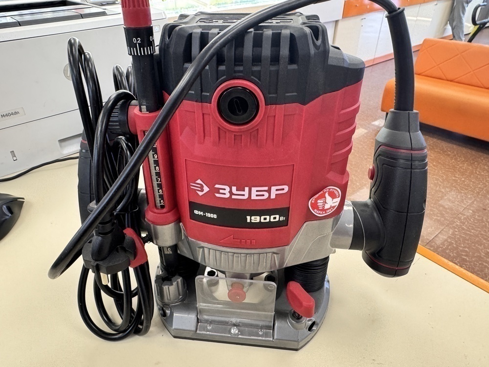 Фрезер Зубр ФМ-1900