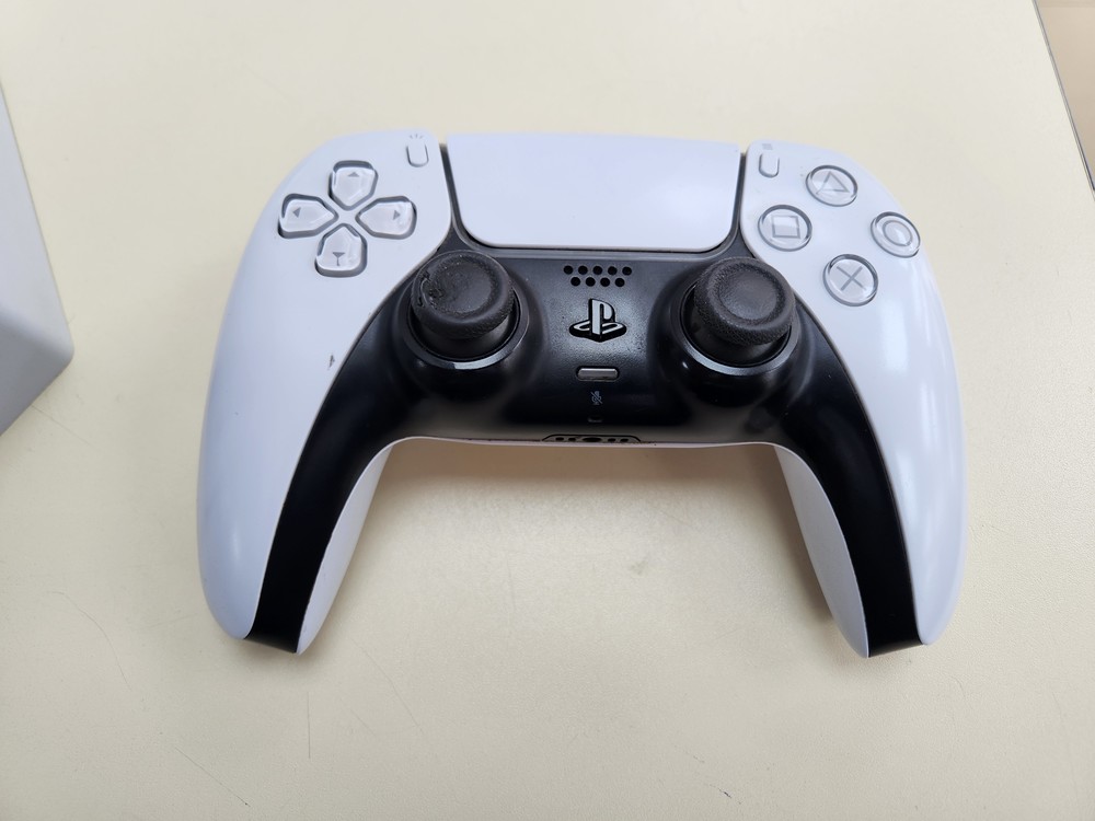 Игровая приставка PlayStation 5 825Gb (С дисководом)