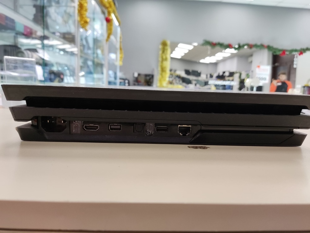 Игровая приставка PlayStation 4 Pro 1Tb