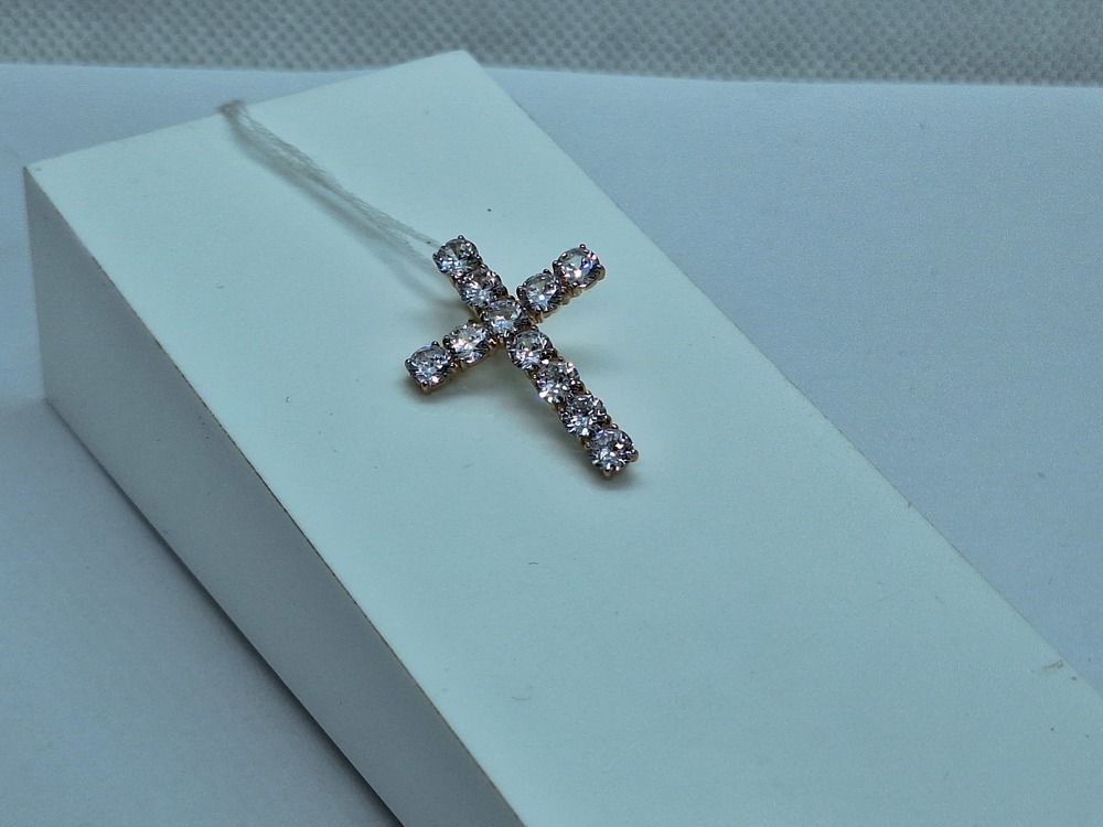 ПОДВЕСКА КРЕСТ С КАМНЯМИ (Au 585)