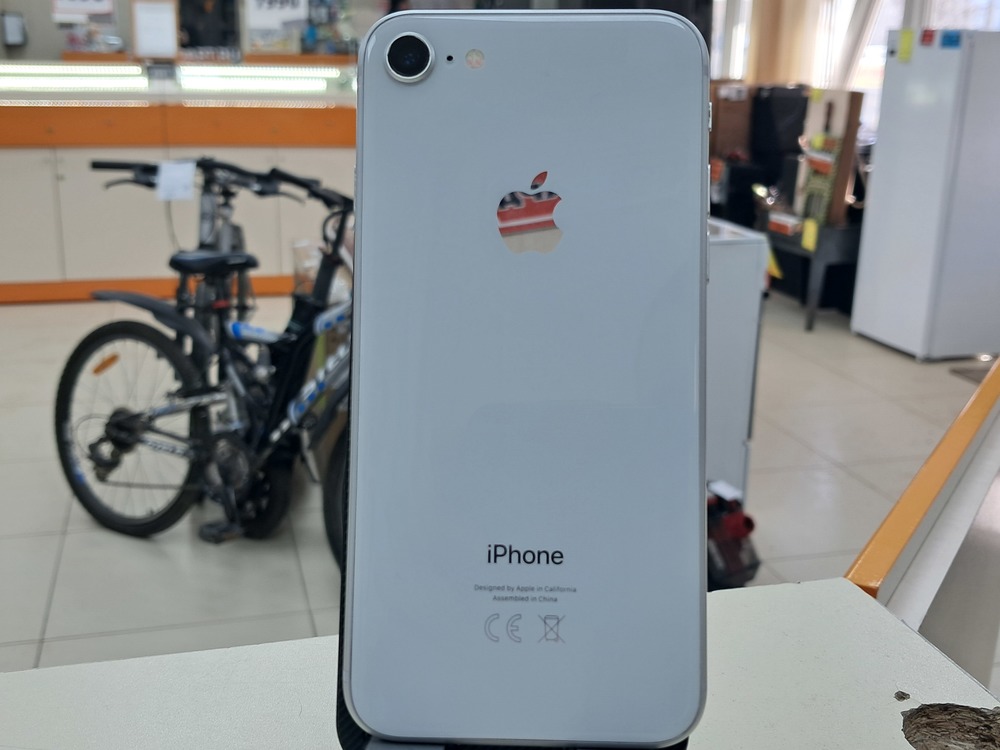 Смартфон Apple iPhone 8 128Gb