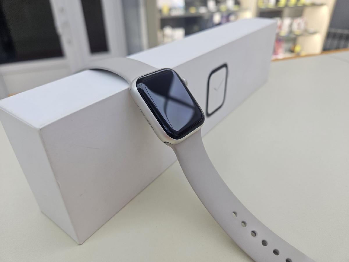 Смарт-часы Apple Watch SE 2022 40mm