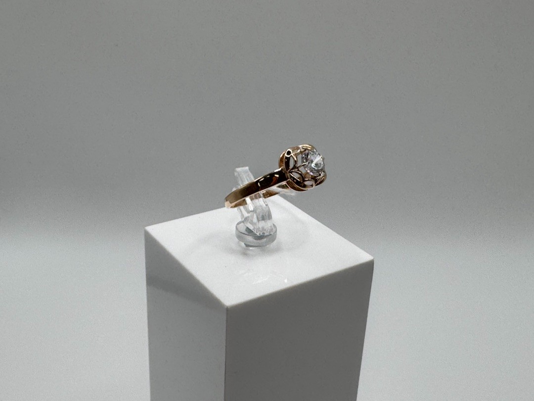 КОЛКМ585 КОЛЬЦО С КАМНЕМ (Au 585)