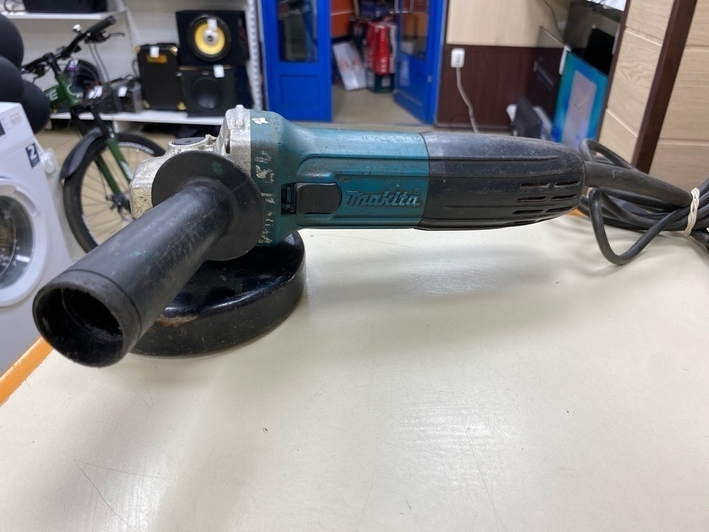 Угловая шлифмашина Makita GA5030