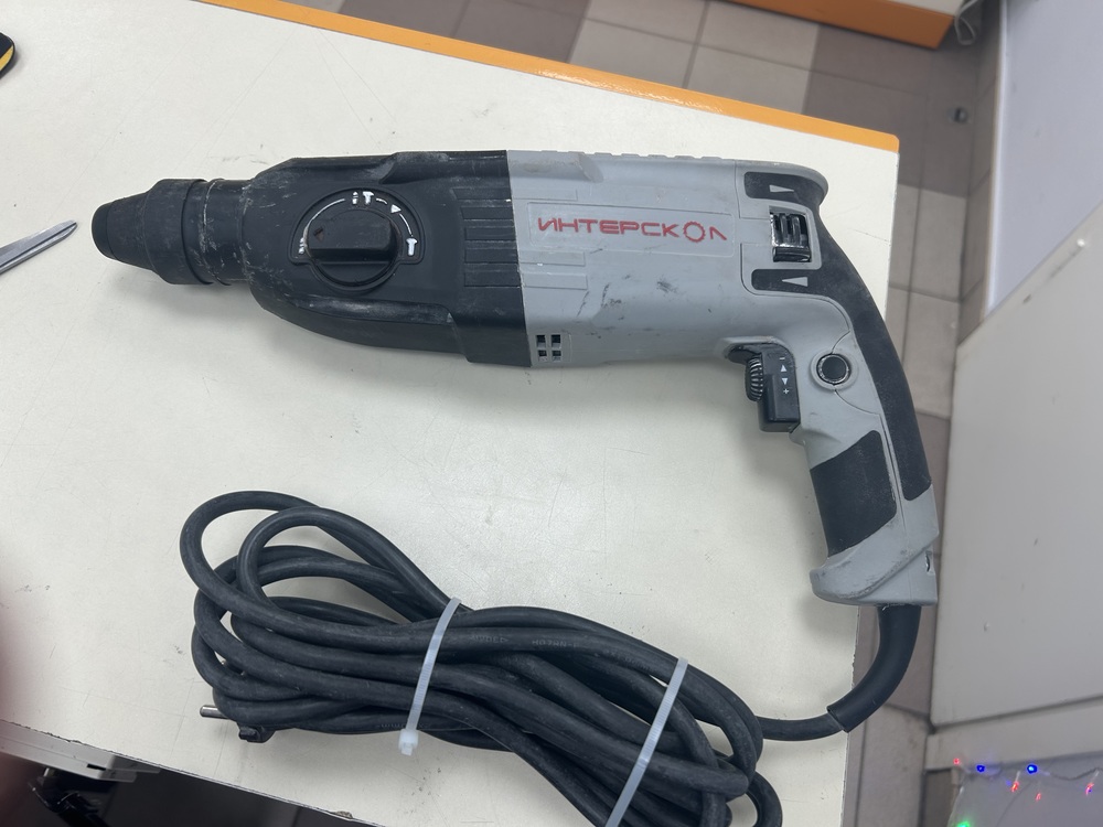 Перфоратор Интерскол П-26/800ЭР