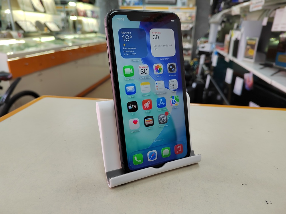 Смартфон Apple iPhone 11 64Gb