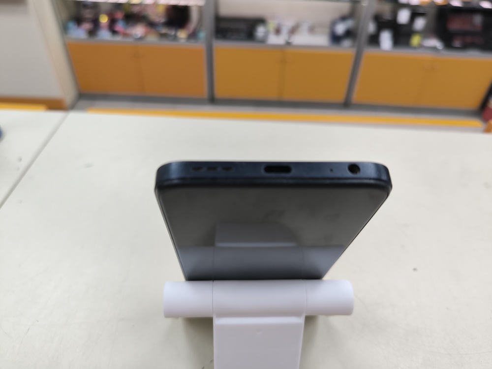 Смартфон Infinix HOT 30i 4/64