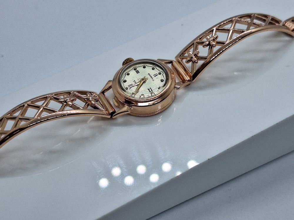 ЧАСЫ ЧАЙКА (Au 585)