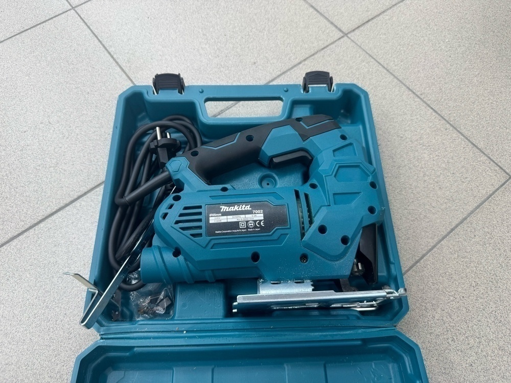 Лобзик Makita 7002;