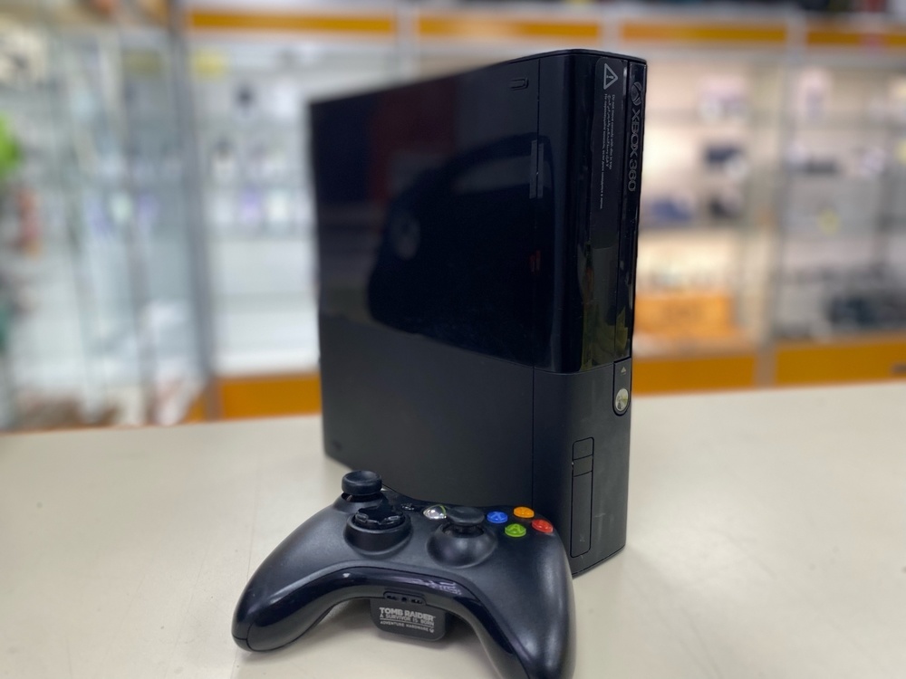 Игровая приставка Xbox 360 E