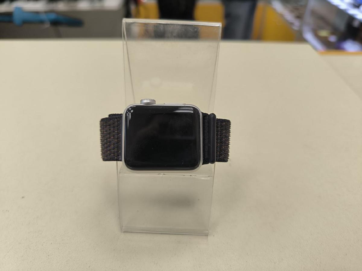 Смарт-часы Apple Watch Series 3 38 мм