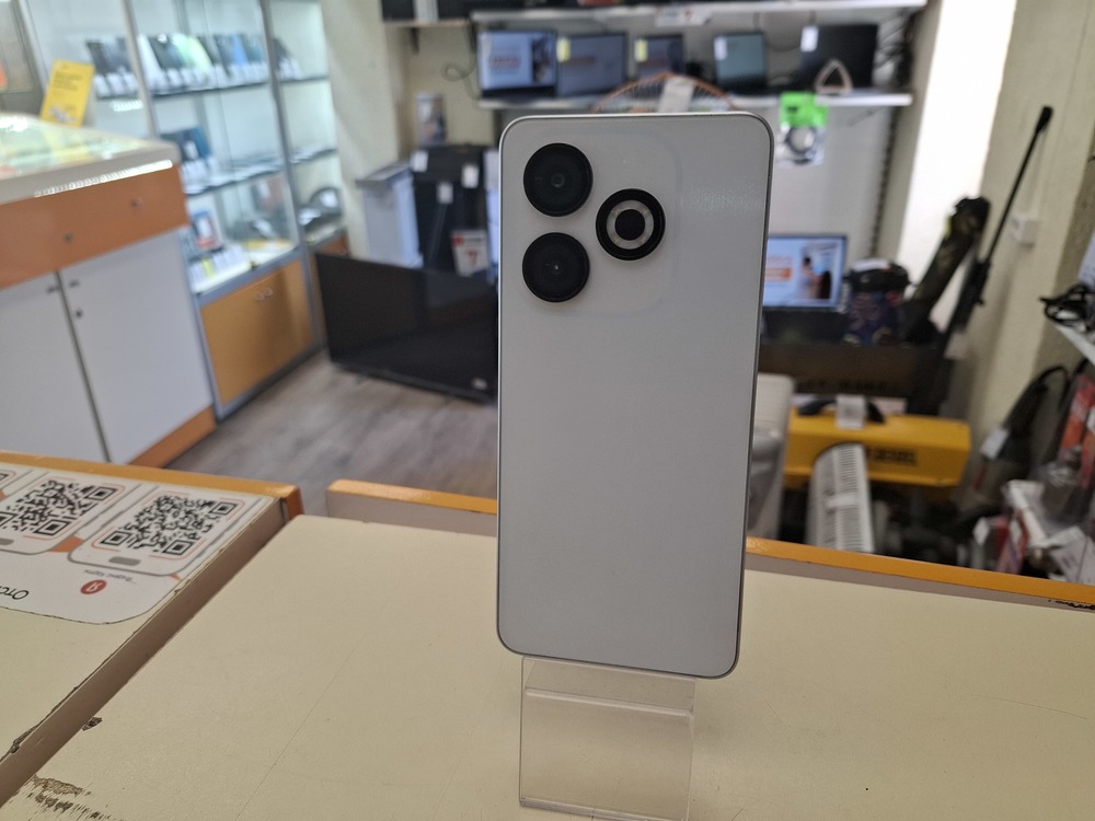 Смартфон Infinix Smart 8 4/128