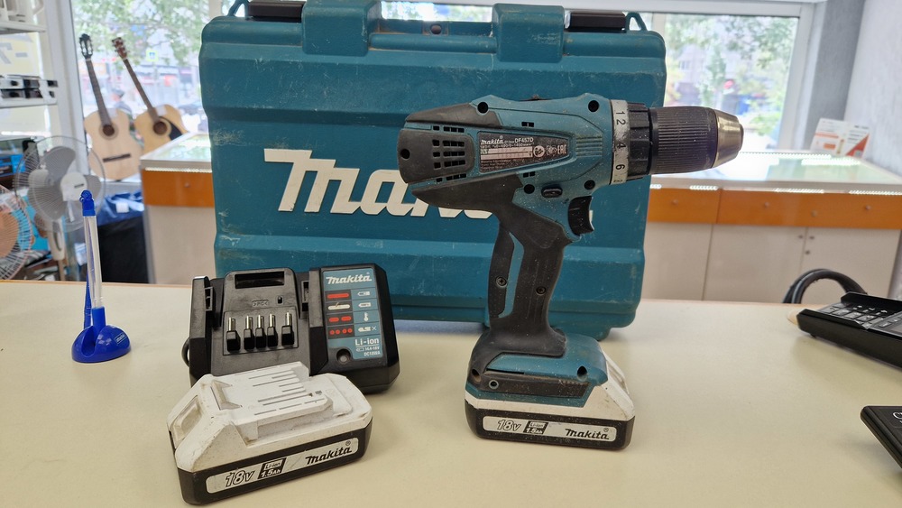 Шуруповерт Makita DF457D