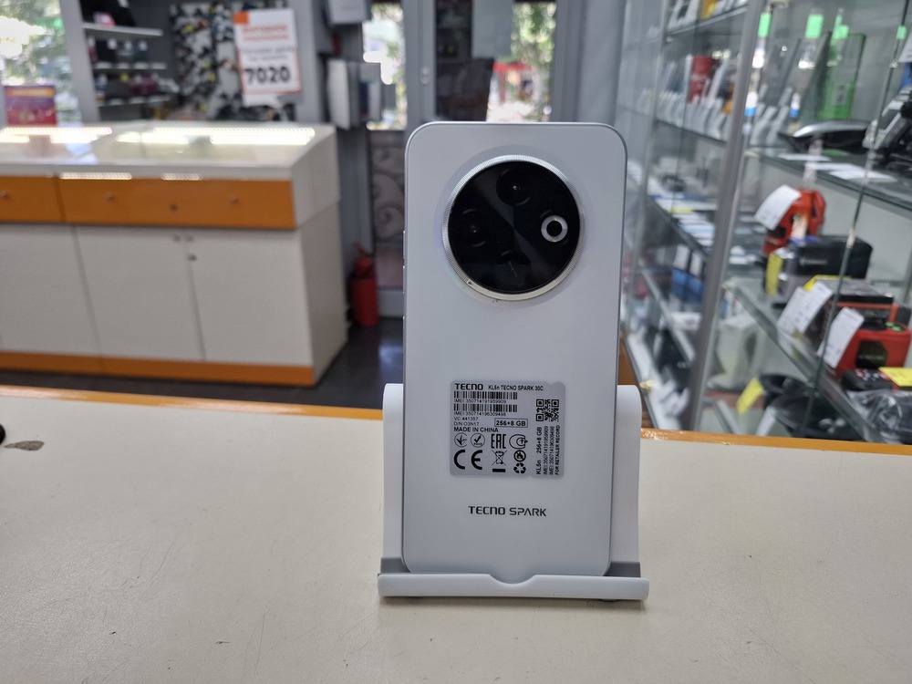 Смартфон Tecno SPARK 30C 8/256
