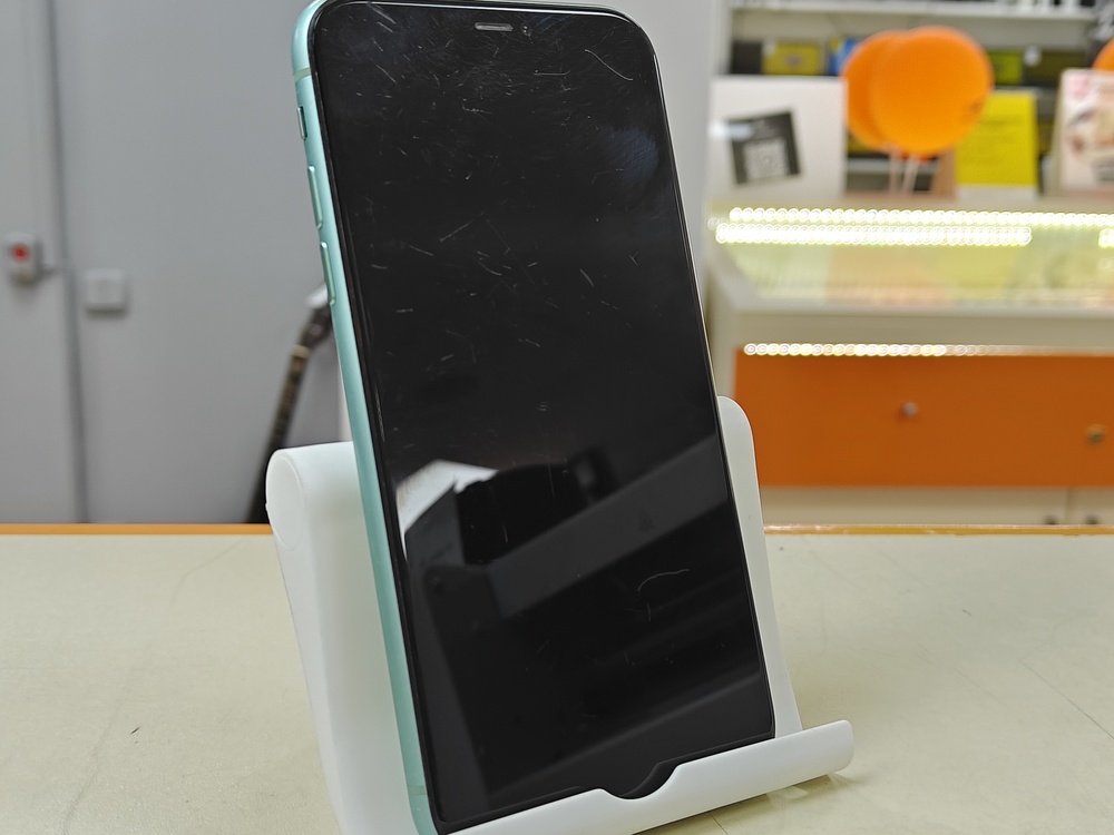 Смартфон Apple iPhone 11 64Gb