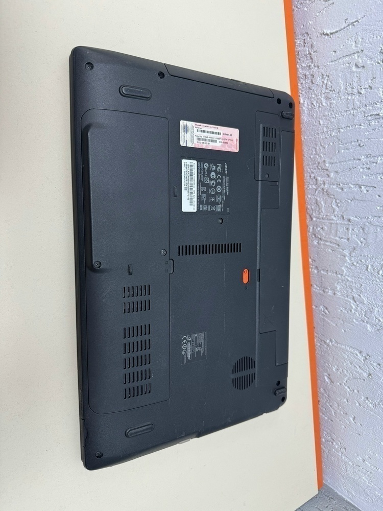 Ноутбук Acer Aspire 5750G; Core i5-2450M, GeForce GT 630M, 4 Гб, 240 Гб