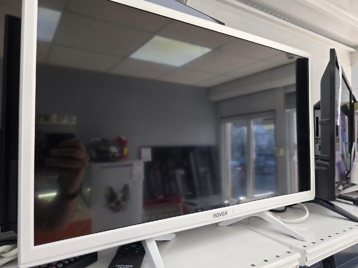 LED Телевизор HI VHIX-24H152WSY
