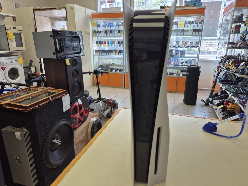 Игровая приставка PlayStation 5 825Gb (С дисководом)