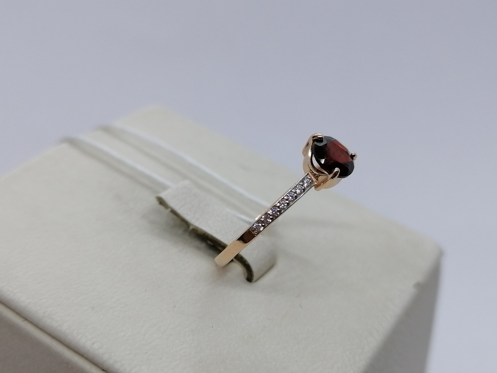 КОЛЬЦО С КАМНЯМИ (Au 585)