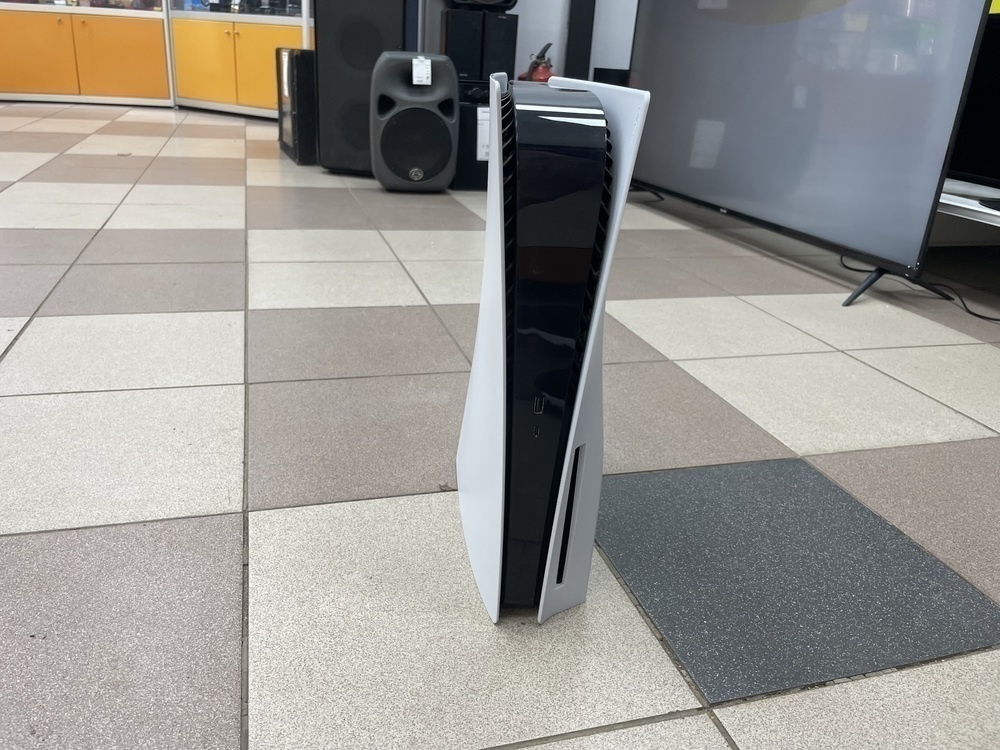 Игровая приставка PlayStation 5 825Gb (С дисководом)